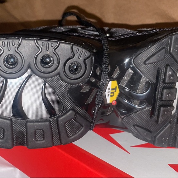 Air max plus - Picture 3 of 3